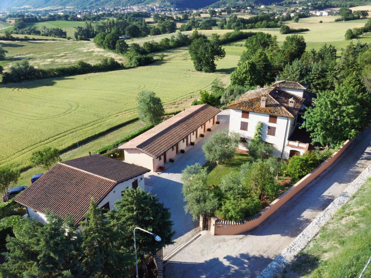 Santa Croce Villa Fossato di Vico Eksteriør bilde