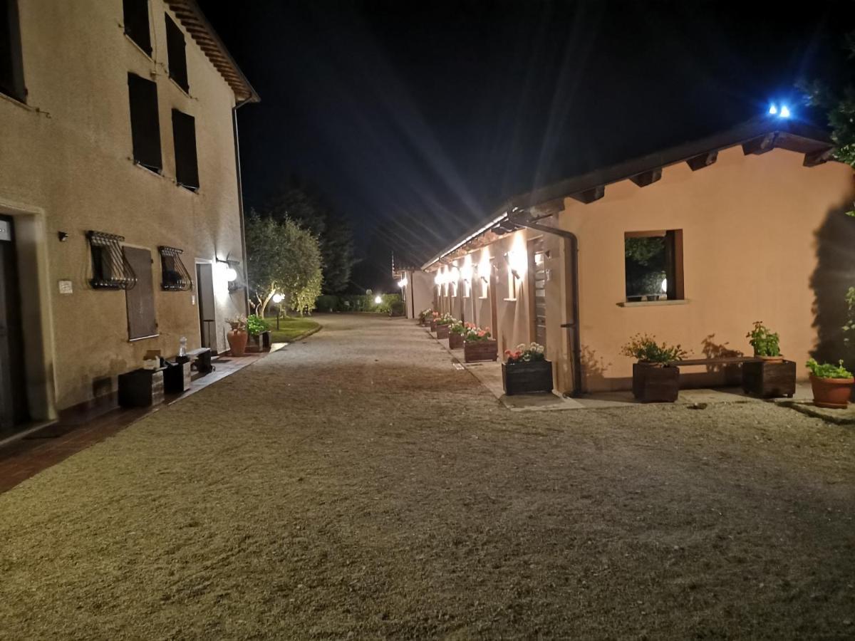 Santa Croce Villa Fossato di Vico Eksteriør bilde