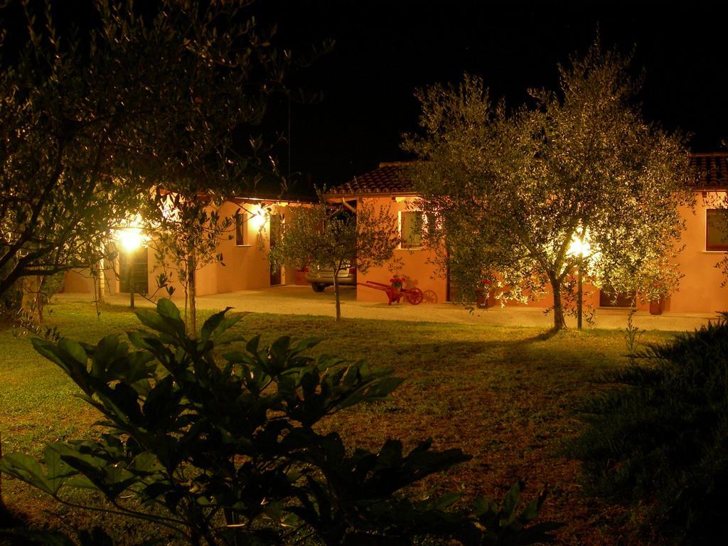 Santa Croce Villa Fossato di Vico Eksteriør bilde