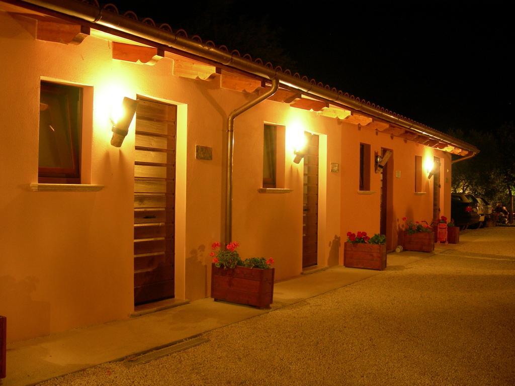 Santa Croce Villa Fossato di Vico Eksteriør bilde