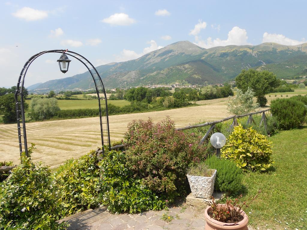 Santa Croce Villa Fossato di Vico Eksteriør bilde