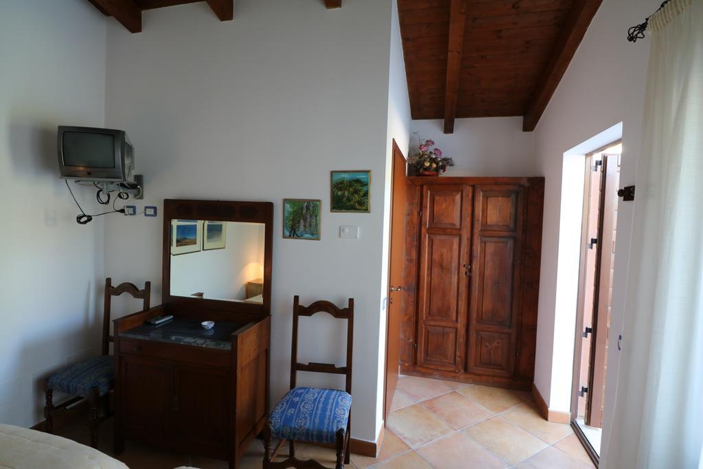 Santa Croce Villa Fossato di Vico Eksteriør bilde