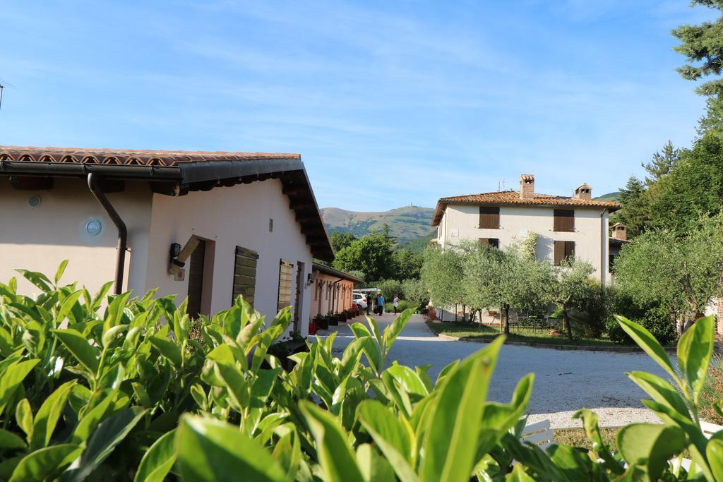 Santa Croce Villa Fossato di Vico Eksteriør bilde